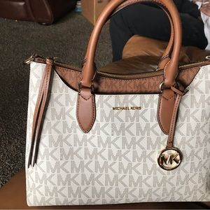 Michael kors purse